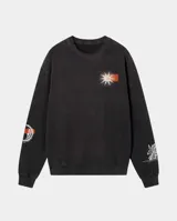 Buzo de cuello redondo en color negro con efecto lavado, manga larga y puños y cintura acanalados. Presenta estampados gráficos en el pecho y en ambas mangas.