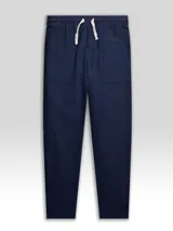 Pantalón azul marino de algodón con textura, cintura elastizada con cordón, bolsillos laterales y trasero.