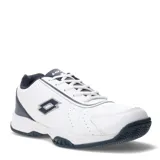 Championes deportivos Lotto de estilo tenis, confeccionados en cuero sintético negro con detalles de costuras y perforaciones decorativas. Presentan cierre con cordones y suela de goma resistente.