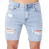 Bermuda de jean celeste con roturas y terminación desflecada.