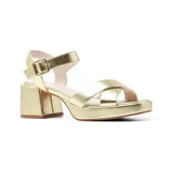 Sandalias negras de vestir con plataforma y taco cuadrado. Tiras anchas cruzadas sobre el empeine y pulsera con hebilla.