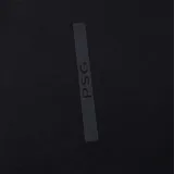 Buzo hoodie negro con el escudo del Paris Saint-Germain estampado en dorado en el pecho y bolsillos frontales con cierre.