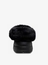 Zueco Crocs Crush negro con plataforma, forrado en piel sintética tipo shearling.