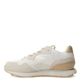 Championes Topper Recife color beige, con capellada de gamuza y textil, ajuste con cordones y suela de goma.