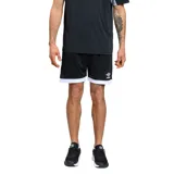 Short deportivo Umbro de color negro con detalles en blanco en el ruedo. Cuenta con el logo de la marca bordado en la pierna izquierda.