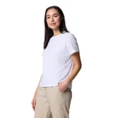 Remera Columbia Sun Trek Ss Ii de color blanco, de manga corta y corte clásico, con el logo de la marca estampado en el pecho.