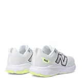Championes de running New Balance modelo 460, color blanco con detalles en negro y suela en tono verde lima. Presentan exterior de malla transpirable con refuerzos sintéticos y logo lateral característico.