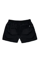 Short de baño negro con cintura elástica ajustable con cordón, bolsillos laterales y logo de la marca en blanco en la pierna izquierda.