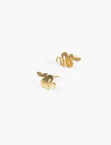 Par de aros dorados con forma de serpiente enroscada.