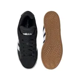 Championes urbanos Adidas modelo Grand Court Alpha, color negro con las icónicas tres tiras laterales en blanco. Presentan una suela de plataforma en tono crema con base de goma color caramelo y logo de la marca grabado en el talón y la lengüeta.