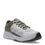 Championes deportivos Umbro en combinación de colores gris claro y verde oliva, con diseño de malla transpirable y suela con amortiguación.