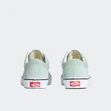 Championes Vans Old Skool color verde agua con la Sidestripe blanca.