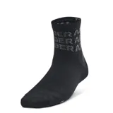 Pack de tres pares de medias Under Armour Essential unisex, de corte medio, color negro con logo en gris.