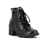 Bota de caña baja Comfortflex, color negro, con sistema de cordones y cierre lateral. Presenta un diseño acordonado con taco cuadrado y suela con relieve.