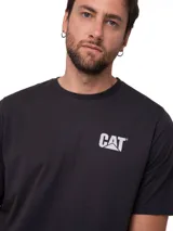 Remera de manga corta y cuello redondo, color negro, con logo de la marca estampado en el pecho y en la espalda.