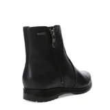 Botas de caña baja marca Bottero, confeccionadas en cuero negro con textura granulada. Presentan cierre lateral metálico y suela de goma con relieve antideslizante.