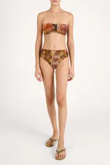 Top bandeau con estampado de piel de serpiente en tonos marrones y dorados, con detalle bordado en el centro del escote.