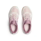Championes urbanos Merrell modelo Alpine 83, con diseño retro en tonos lila, rosa y beige. Confeccionados en una combinación de gamuza y textil, cuentan con entresuela de espuma EVA para mayor comodidad y suela de goma.