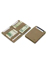 Billetera de cuero marrón con tarjetero y detalle de diseño minimalista.