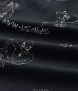 Calzoncillo tipo boxer de tela tricolina color azul marino con estampado de Spider-Man y cintura elástica.