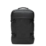 Mochila de viaje color negro, con diseño funcional y compartimentos optimizados. Incluye compartimento acolchado para laptop, panel trasero transpirable, correas ajustables con hebillas laterales y asa superior reforzada.