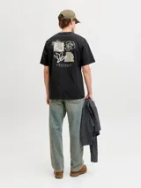 Remera de manga corta y cuello redondo, color negro, con pequeño estampado en el pecho con la inscripción "Originals". Confeccionada en jersey de algodón orgánico.