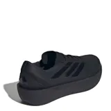 Championes de running Adidas Zenboost M, de color negro, diseñados con mediasuela BOOST+ para mayor amortiguación y retorno de energía. Presentan un diseño aerodinámico con las clásicas tres tiras de la marca en el lateral.
