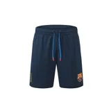 Short de fútbol azul con cordón de ajuste en la cintura, escudo del FC Barcelona en la pierna derecha y la palabra "Barça" en la pierna izquierda.