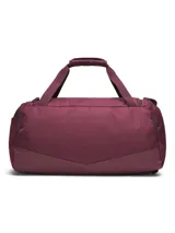 Bolso deportivo Under Armour Undeniable 5 Duffle S, color bordó con el logo de la marca estampado en el frente. Cuenta con correa ajustable para el hombro y múltiples compartimentos con cierre.