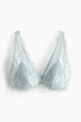 Soutien acolchado suave de encaje con diseño floral, copas que moldean el busto, tirantes ajustables y sin aros.