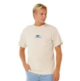 Remera de manga corta Rip Curl, color beige, con cuello redondo y logo de la marca estampado en el centro del pecho.