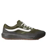 Championes Vans modelo Ultrarange 2.0, color verde musgo con detalles en gris oscuro y suela color caramelo. Presentan la icónica Sidestripe blanca en el lateral, confeccionados en malla transpirable con refuerzos de goma en la puntera y talón.