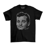 Remera negra de algodón con estampado frontal en escala de grises que presenta el rostro del actor Bill Murray junto a su firma.