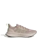 Championes Adidas Ultrarun 5 Tr W para mujer, en color rosado viejo con las icónicas tres tiras de la marca en un tono más oscuro y detalles en verde lima en el tirador trasero. Cuenta con tecnología repelente al agua y suela apta para running y trail.