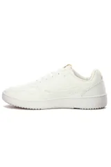 Championes deportivos Fila ACD Classic para mujer, de color blanco, con capellada sintética perforada en la puntera, cordones tono sobre tono y suela de goma con la marca grabada en el lateral.