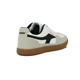 Championes Avia Kentaurus, color beige con detalles en negro y suela marrón.