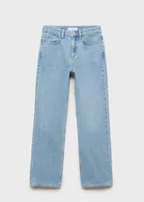 Jeans de tiro medio color celeste, confeccionados en tejido 100% algodón estilo vaquero, con diseño de corte recto, cinco bolsillos, trabillas para cinturón y cierre frontal con cremallera y botón.