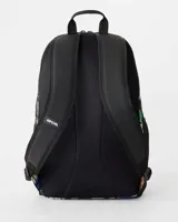 Mochila Rip Curl Ozone 2.0 de 30 litros con diseño estampado de hojas tropicales y bananos sobre base negra. Cuenta con compartimento principal con cierre, bolsillo frontal con cierre, bolsillos laterales de malla y correas ajustables.