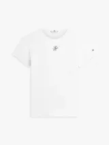 Remera Tommy Hilfiger de corte slim, color blanco, de manga corta y cuello redondo. Confeccionada en punto de algodón elástico, cuenta con un logo texturizado en fuente Script en el pecho y un pequeño logo bordado en la manga.