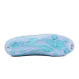 Championes de fútbol Diadora Cancha Md Space para hombre, color celeste con detalles en blanco y suela con tapones turquesa.