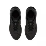 Championes Lacoste modelo Elite Active Evo, color negro, con diseño técnico que combina paneles de malla y refuerzos de gamuza. Presenta el logo de la marca en el lateral y una suela robusta con relieve para mayor tracción.