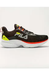 Championes deportivos Fila Racer For All, color negro con detalles en gris, naranja flúor y amarillo. Cuenta con capellada de malla transpirable, suela amortiguada blanca con una línea naranja y logo de la marca en el lateral.