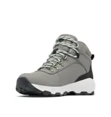 Bota de senderismo Columbia modelo Newton Ridge, color gris con detalles en negro y blanco. Confeccionada en cuero impermeable con tecnología Omni-Tech y suela Omni-Grip para mayor tracción. Cuenta con sistema de amortiguación TechLite y cierre mediante cordones.