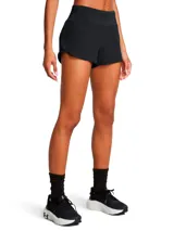Short deportivo de running Under Armour, modelo Launch Pro 3, color negro. Presenta un diseño ultraligero con cintura de tiro medio, calzoncillo interior integrado y bolsillo trasero con cierre.