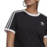 Remera Adidas negra con cuello y mangas con ribete blanco, y tres rayas blancas en los hombros.