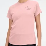 Remera deportiva rosa claro con logo de New Balance y la frase "The Intelligent Choice" estampada en el pecho.