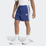 Shorts deportivos Adidas de color azul con las clásicas tres tiras blancas a los laterales y logo de la marca estampado en una pierna. Cuenta con cintura elástica con cordón ajustable.
