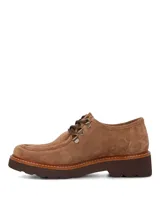Zapatos de gamuza marrón Hush Puppies modelo Renovo, con diseño robusto, cordones y suela gruesa de goma.