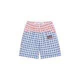 Short de baño Eme Studios de corte recto, con diseño en bloques a cuadros vichy: parte superior en tonos rosados y parte inferior en tonos azules y blancos. Cuenta con cintura elástica con cordón ajustable y parche con logo bordado en la pierna.