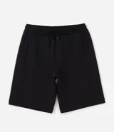 Bermuda masculina de algodón y poliéster, color gris oscuro, con cintura elástica y cordón ajustable. Presenta bolsillos funcionales.